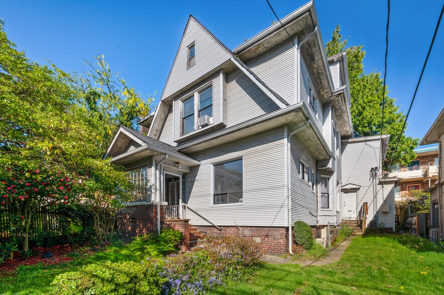 206 12th Ave E, Seattle, WA à vendre - Photo de l’immeuble – Image 3 sur 18