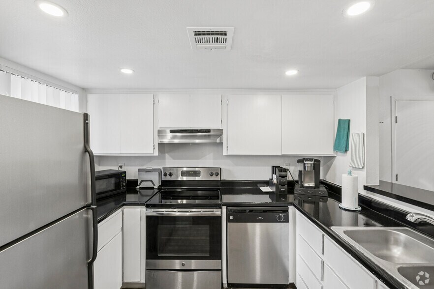 6241 N 27th Ave, Phoenix, AZ à vendre - Photo intérieure – Image 3 sur 11