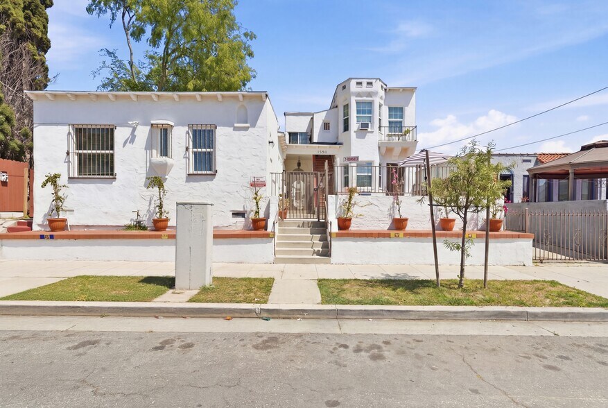 1250 N Mariposa Ave, Los Angeles, CA à vendre - Photo de l’immeuble – Image 3 sur 9