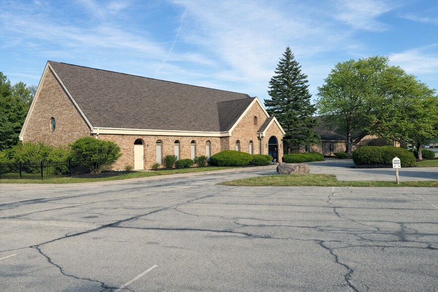 11965 Allisonville Rd, Fishers, IN à vendre - Photo principale – Image 1 sur 17