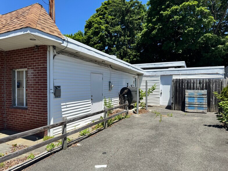 479 Marble Ave, Pleasantville, NY à vendre - Photo de l’immeuble – Image 3 sur 3