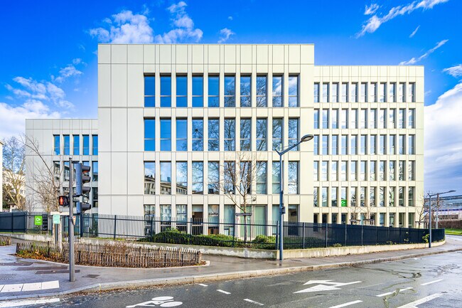 Plus de détails pour 2 Impasse Pierre Baizet, Lyon - Bureau à louer