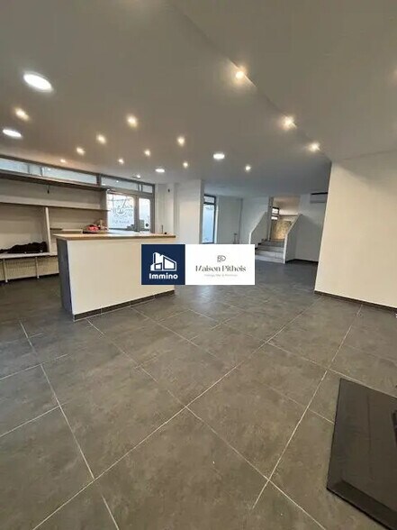 Local d'activités dans Toulon à vendre - Photo de l’immeuble – Image 1 sur 7