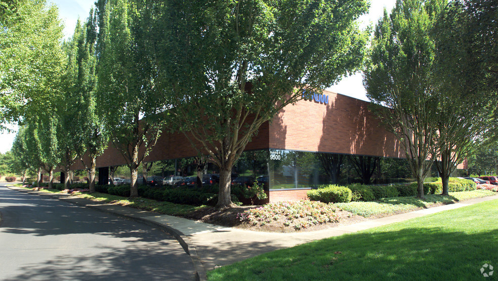 9500-9560 SW Nimbus Ave, Beaverton, OR à louer - Photo de l’immeuble – Image 3 sur 26