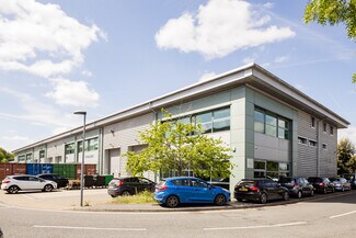 Plus de détails pour Cowley Mill Rd, Uxbridge - Industriel/Logistique à vendre