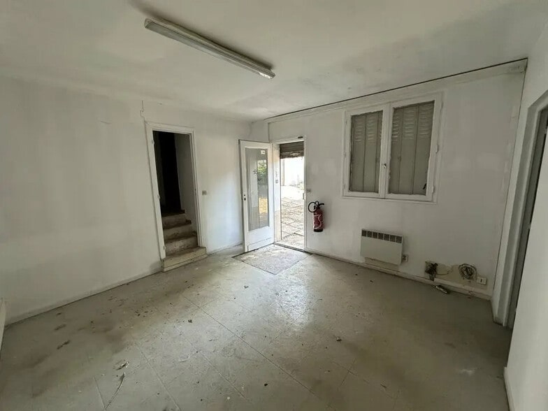 Local d'activités dans Champigny-sur-Marne à vendre - Photo de l’immeuble – Image 3 sur 4