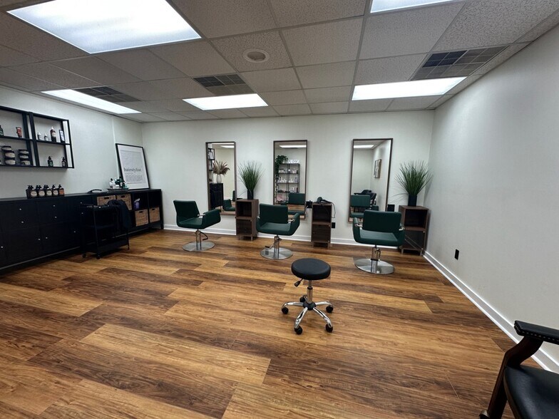 292 S Pine St, Spartanburg, SC à louer - Photo de l’immeuble – Image 3 sur 5