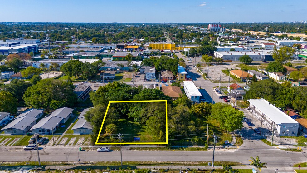 825 - 829 NW 69th st, Miami, FL à vendre - Aérien – Image 2 sur 6