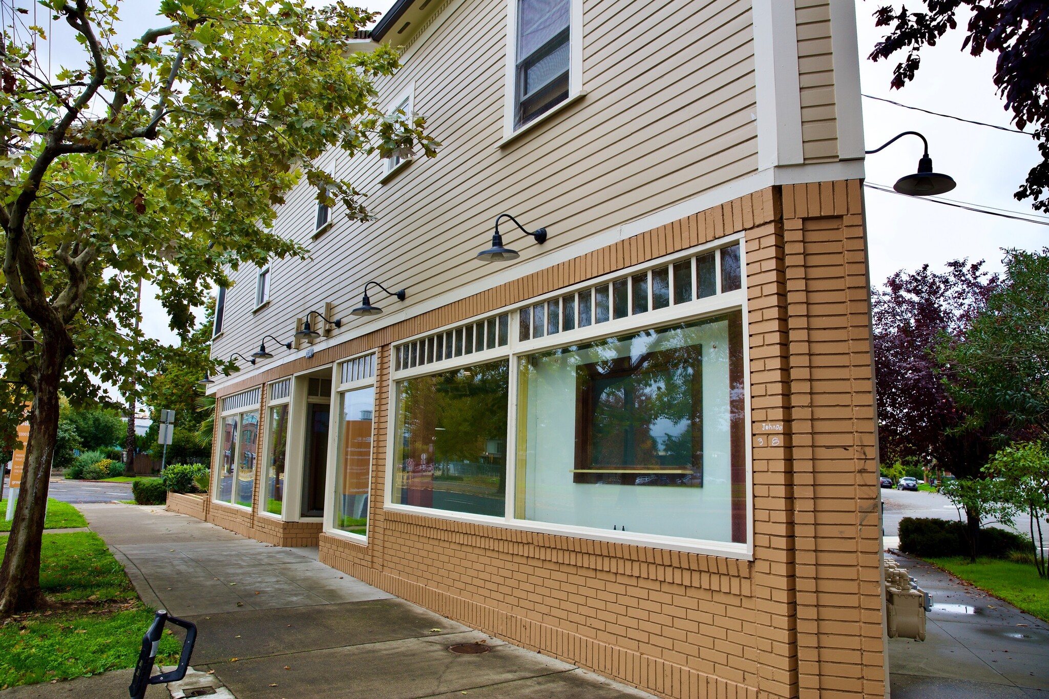 3300 Broadway St, Sacramento, CA à louer Photo de l’immeuble– Image 1 sur 8