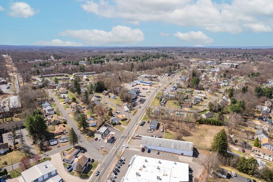 59 Windsor Ave, Vernon, CT à louer - Photo de l’immeuble – Image 3 sur 4