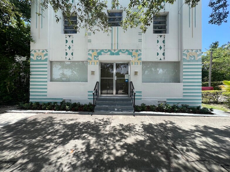 8413 Biscayne blvd, Miami, FL à louer - Photo de l’immeuble – Image 1 sur 18