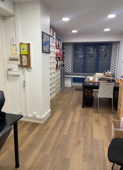 10 Rue Friant, Paris à louer - Photo de l’immeuble – Image 1 sur 5