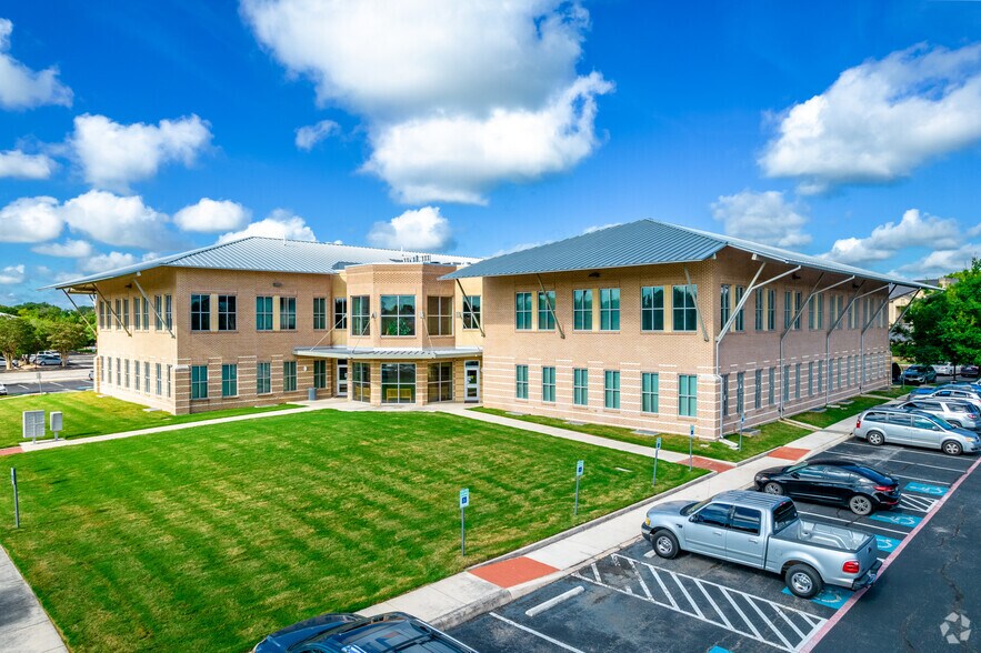 3338 Oakwell Ct, San Antonio, TX à louer - Photo principale – Image 1 sur 3