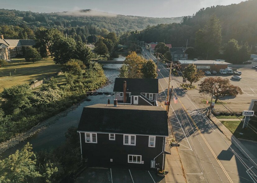 34 Main St, Livingston Manor, NY à louer - Photo principale – Image 1 sur 23