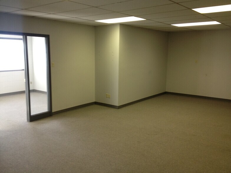 9730-9738 51st Ave NW, Edmonton, AB à louer - Photo de l’immeuble – Image 3 sur 3
