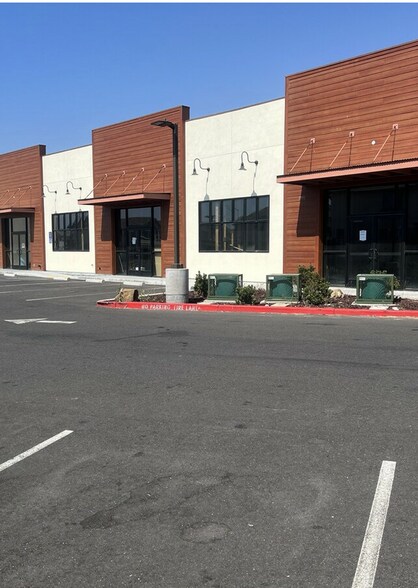 1951 Walters Rd, Suisun City, CA à louer - Photo de l’immeuble – Image 2 sur 11