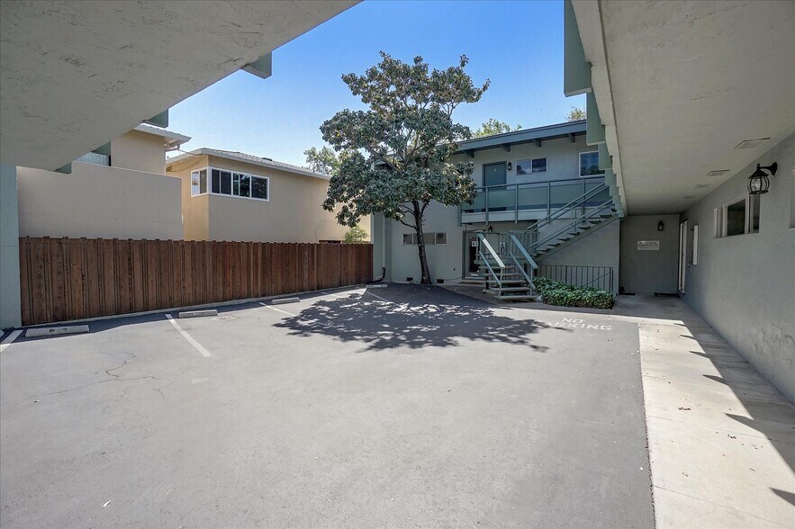 3433 Golden Gate Way, Lafayette, CA à louer - Photo de l’immeuble – Image 3 sur 6