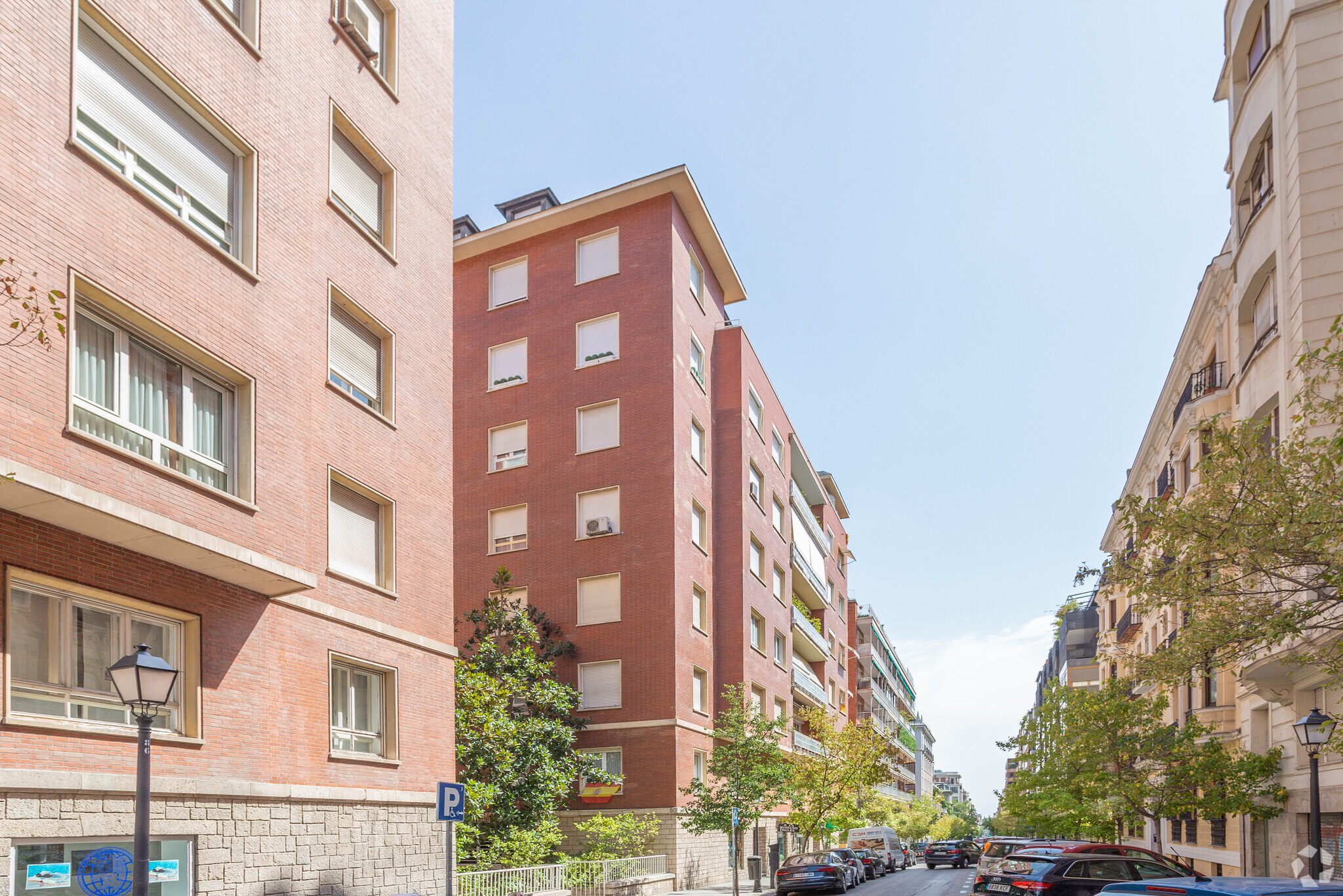 Immeuble residentiel dans Madrid, Madrid à vendre Photo de l’immeuble– Image 1 sur 3
