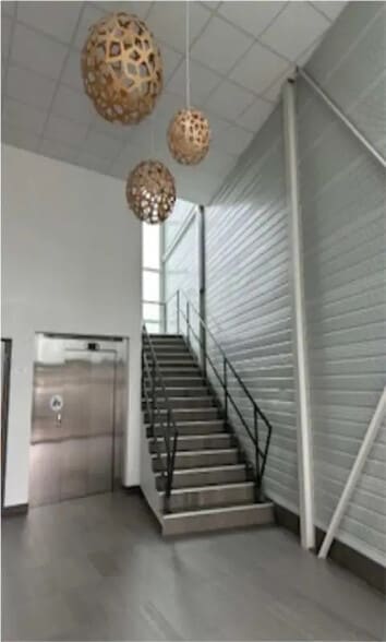 Bureau dans Serris à louer - Hall d’entrée – Image 2 sur 10