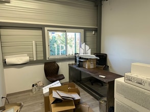 Local d’activités dans La Penne-sur-Huveaune à louer Photo intérieure– Image 1 sur 5