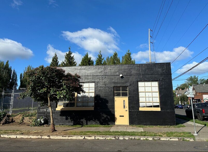 1835 NE 3rd Ave, Portland, OR à vendre - Photo de l’immeuble – Image 3 sur 4