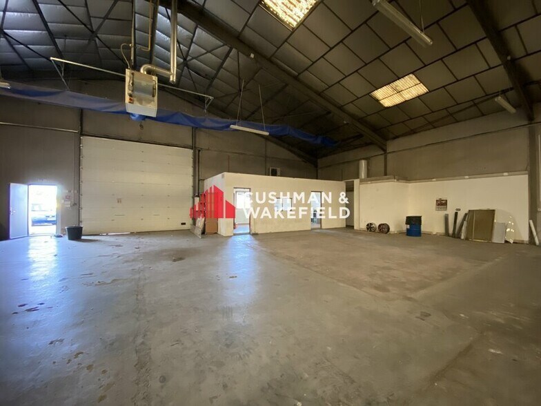 Industriel/Logistique dans Fenouillet à louer - Photo intérieure – Image 3 sur 4