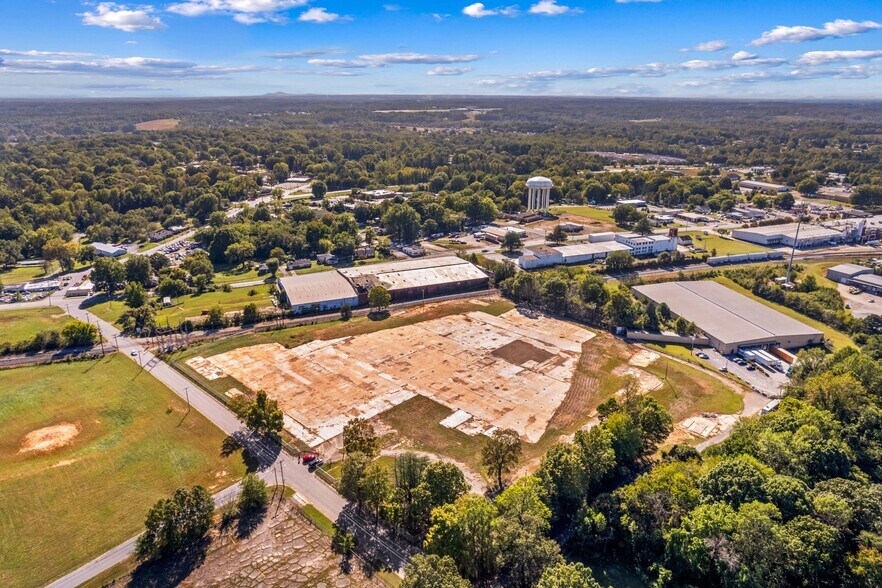 201 Phoenix St, Statesville, NC à vendre - Photo de l’immeuble – Image 3 sur 5