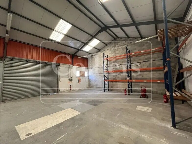 Local d’activités dans Aubagne à louer - Photo intérieure – Image 2 sur 5