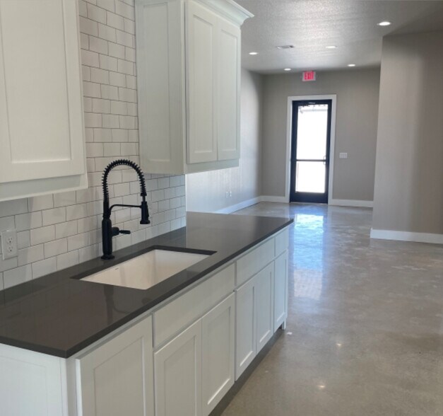 116 Nxne Dr, Hutto, TX à louer - Photo de l’immeuble – Image 3 sur 11