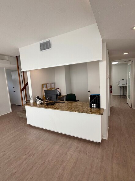 2155 Main St, Sarasota, FL à louer - Photo de l’immeuble – Image 2 sur 8