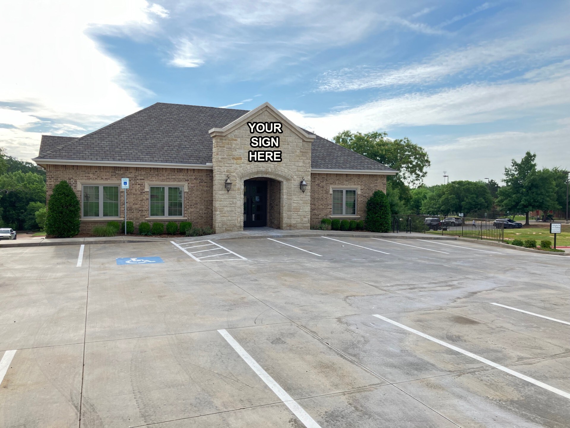 1008 S Bryant Ave, Edmond, OK à louer Photo de l’immeuble– Image 1 sur 11