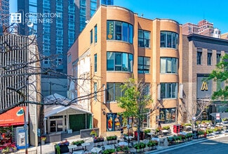 Plus de détails pour 12-16 W Maple St, Chicago, IL - Local commercial à louer