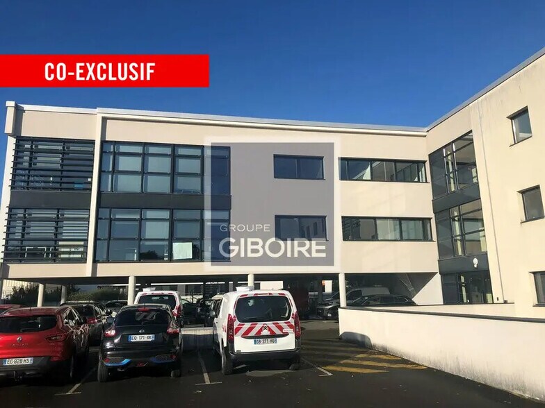 Bureau dans Saint-Grégoire à louer - Photo de l’immeuble – Image 2 sur 19