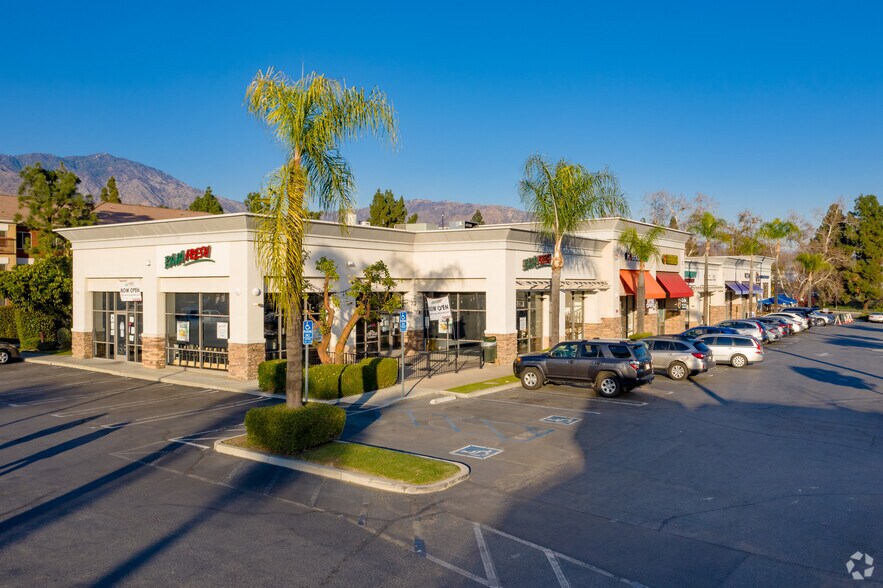 929 W Huntington Dr, Monrovia, CA à louer - Photo de l’immeuble – Image 3 sur 7