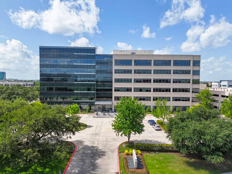 6002 Rogerdale Rd, Houston, TX à louer - Photo de l’immeuble – Image 2 sur 26