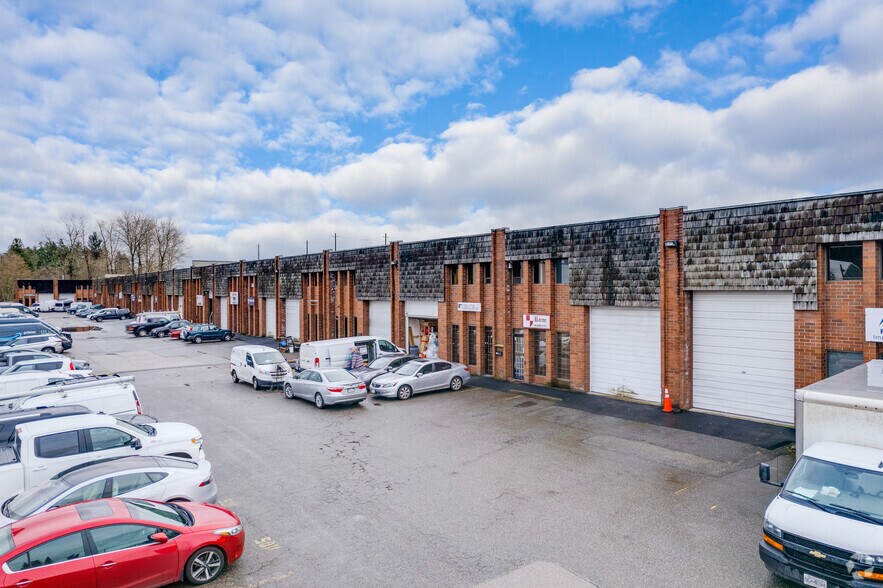 2544 Douglas Rd, Burnaby, BC à vendre - Photo de l’immeuble – Image 3 sur 6