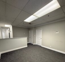 1901 Central Dr, Bedford, TX à louer Photo intérieure– Image 1 sur 7