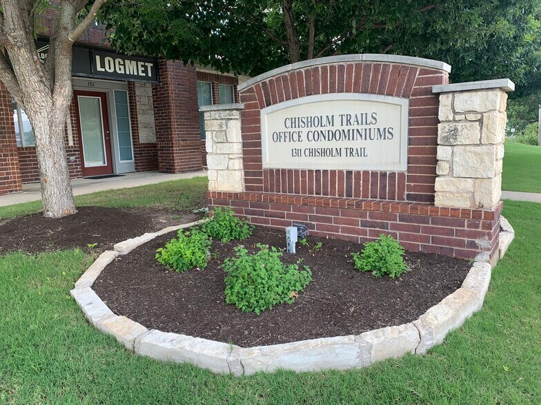 1311 Chisholm Trl, Round Rock, TX à vendre - Photo de l’immeuble – Image 3 sur 11