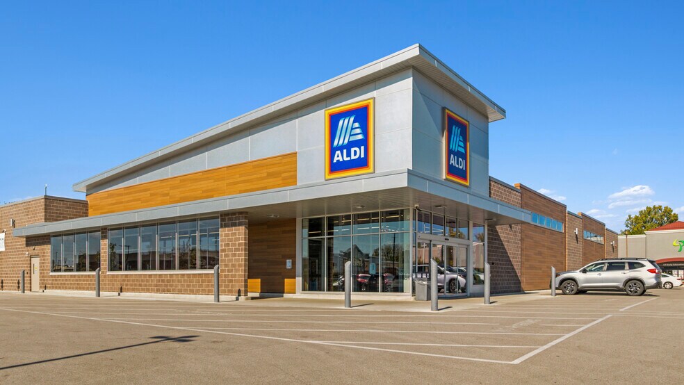 2324 Lineville rd, Suamico, WI à vendre - Photo principale – Image 1 sur 10