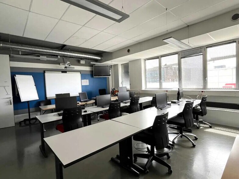 Bureau dans Lyon à louer - Photo de l’immeuble – Image 3 sur 9