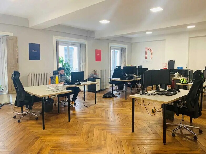 Bureau dans Lyon à louer - Photo de l’immeuble – Image 1 sur 5