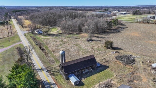 N7558 Boeck Rd, Portage, WI à vendre - Photo principale – Image 1 sur 25