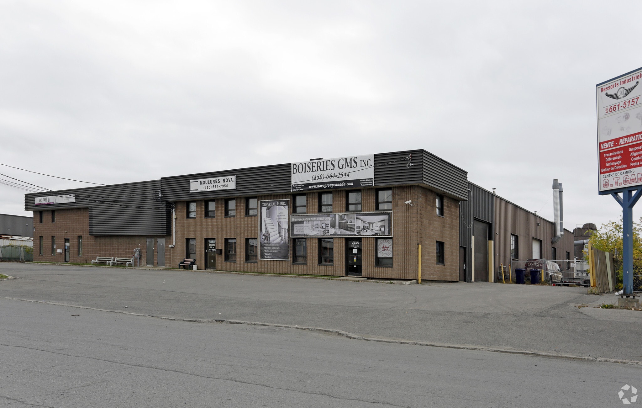 3864-3872 Boul Leman, Laval, QC à louer Photo principale– Image 1 sur 4