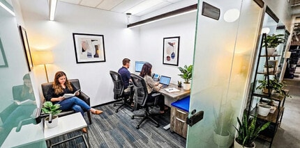 252 W Esplanade, North Vancouver, BC à louer Photo intérieure– Image 1 sur 2