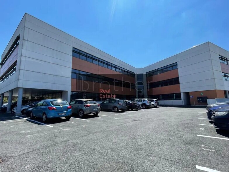 Bureau dans VILLENAVE-D'ORNON à louer - Photo de l’immeuble – Image 1 sur 8