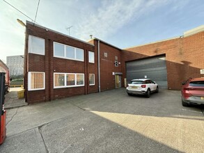 123 Woodcock Ln N, Birmingham à louer Photo de l’immeuble– Image 1 sur 4