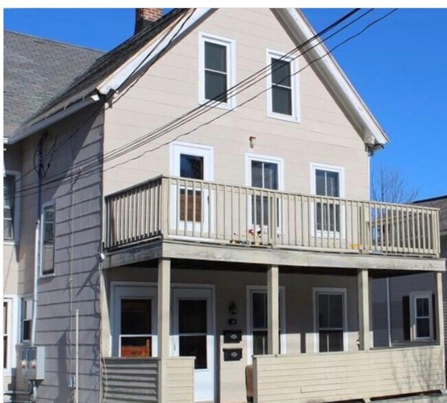 33 Harrison Ave, Branford, CT à vendre - Photo de l’immeuble – Image 3 sur 5
