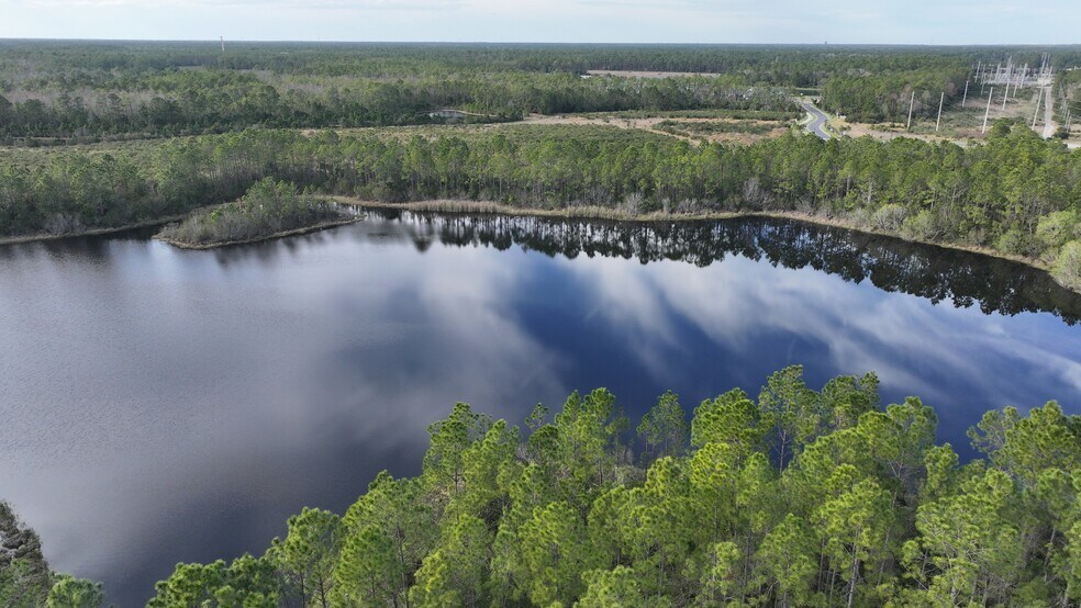 Hawthorn ave, Palm Coast, FL à vendre - Photo principale – Image 1 sur 17
