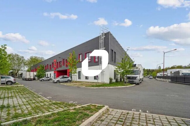 Plus de détails pour Local d'activités à louer