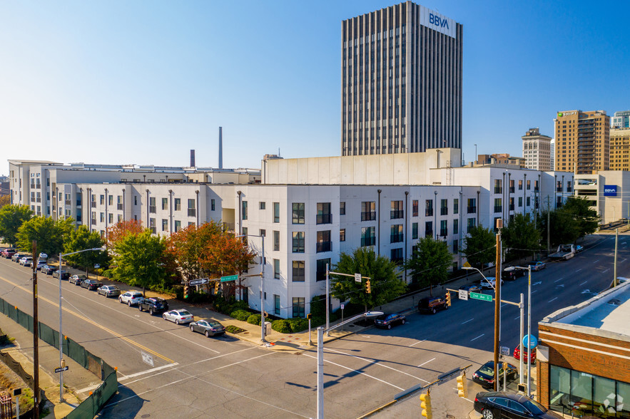 2000 2nd Ave S, Birmingham, AL à louer - Photo principale – Image 1 sur 9